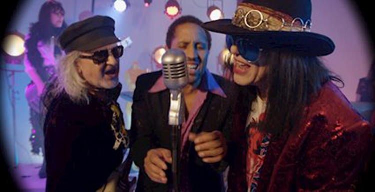 Beauty In Chaos ft Rolan Bolan & Wayne Hussey release video