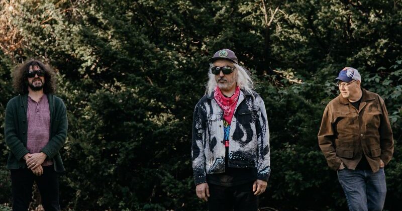 DINOSAUR JR.  ANNOUNCE NEW ALBUM, ‘SWEEP IT INTO SPACE’ & ‘I Ran Away’ Video