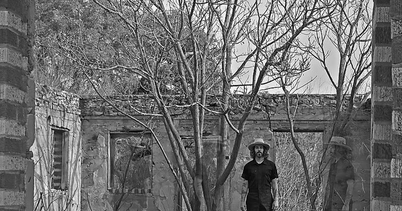 Ryan Hamilton – New Single, “Caught Up In A Moment”