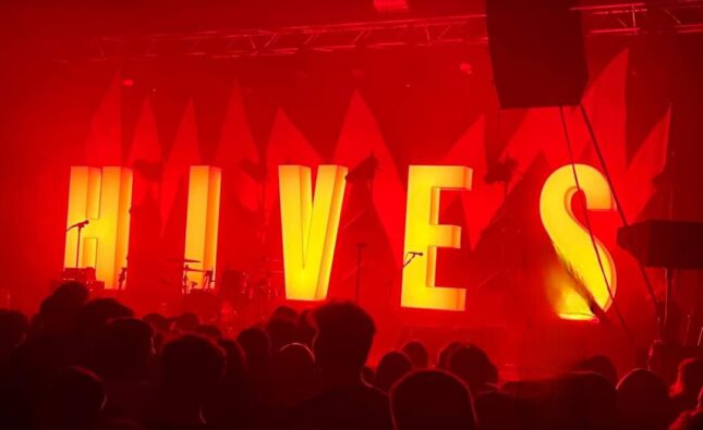 The Hives / Bad Nerves – The Great Hall, Cardiff Uni. Cardiff – 05.04.24