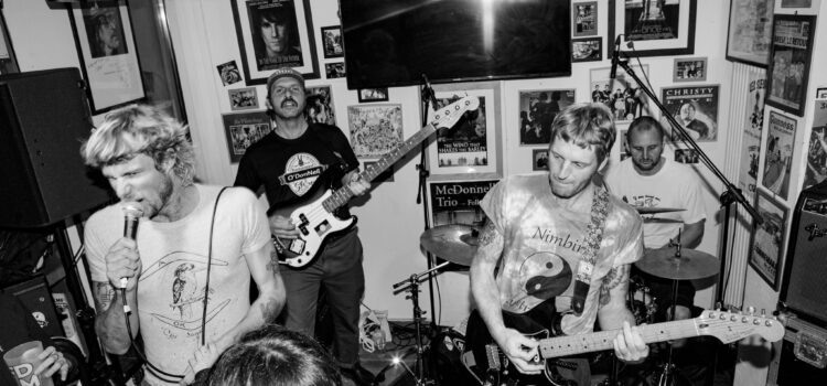 MINI SKIRT Announce New Album with video