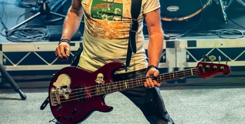 PETER HOOK & THE LIGHT  – 50 YEARS IN MUSIC