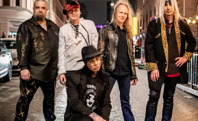 Plastic Tears – ‘Bad Ballerina’ video