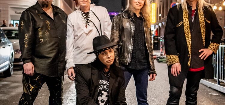 Plastic Tears – ‘Bad Ballerina’ video