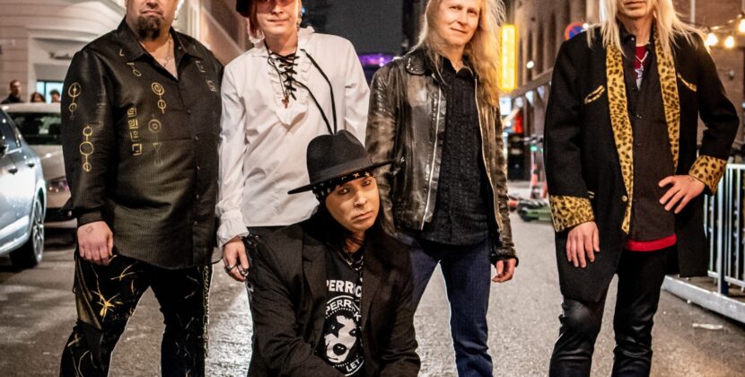 Plastic Tears – ‘Bad Ballerina’ video