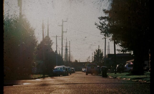 Daily Thompson – ‘Glue’ (Noisolution Records)