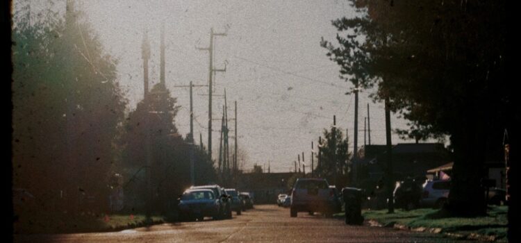 Daily Thompson – ‘Glue’ (Noisolution Records)