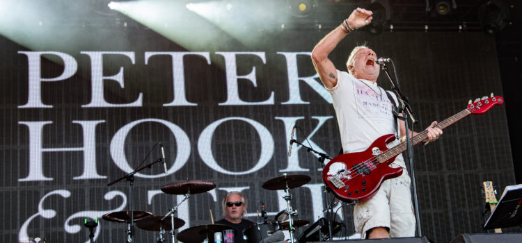 Peter Hook & The Light play Joy Division